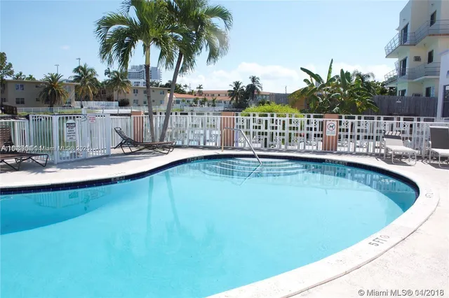 $1,950 | 1185 Marseille Drive, Unit 307, Miami Beach, FL 33141