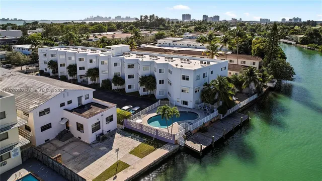$1,950 | 1185 Marseille Drive, Unit 307, Miami Beach, FL 33141