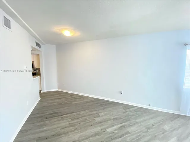 $1,950 | 1185 Marseille Drive, Unit 307, Miami Beach, FL 33141