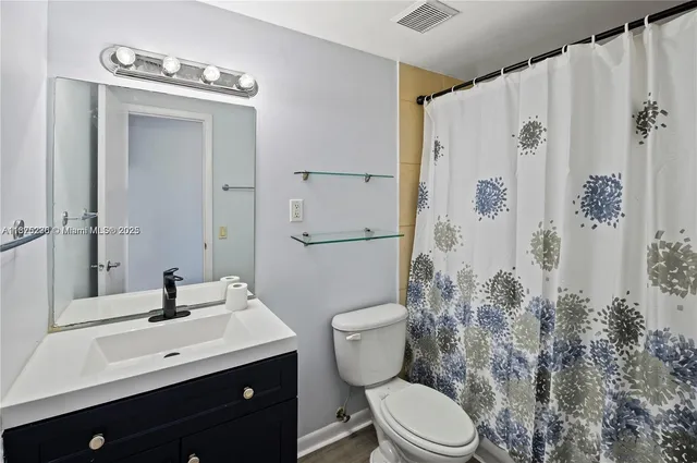 $1,950 | 1185 Marseille Drive, Unit 307, Miami Beach, FL 33141