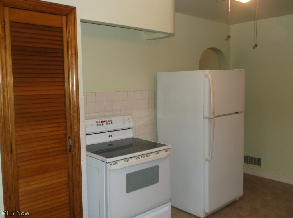 44175 Albrecht Road Elyria, OH 44035 - Photo 12 of 16 Refrigerator and stove stay.