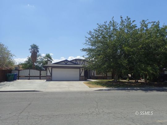 517 South Sorrel Street Ridgecrest, CA 93555 - Photo 1 of 15