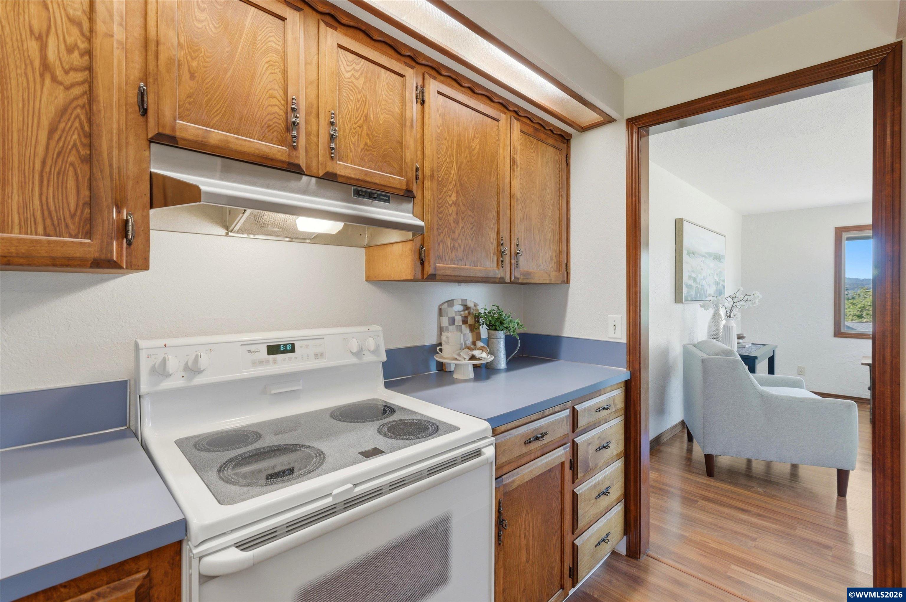 1249 Southwest Maple Street Dallas, OR 97338 - Photo 13 of 36