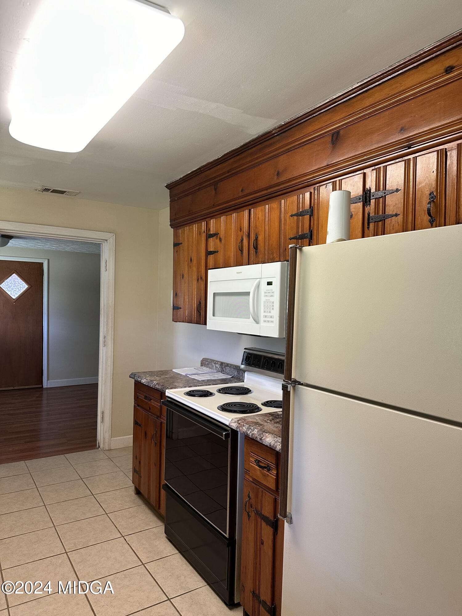 1581 Griffin Road Macon, GA 31216 - Photo 7 of 38 Griffin kitchen 1