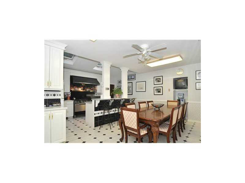 110 Alexander McGregor Road Pawtucket, RI 02861 - Photo 6 of 14 Kitchen.