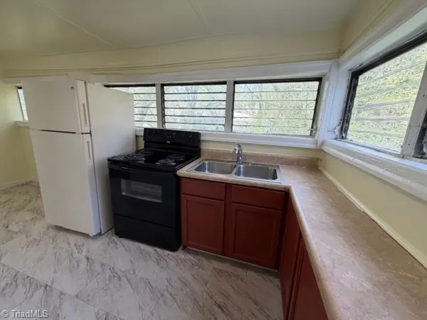 $1,175 | 2416 North Patterson Avenue, Winston-Salem, NC 27105