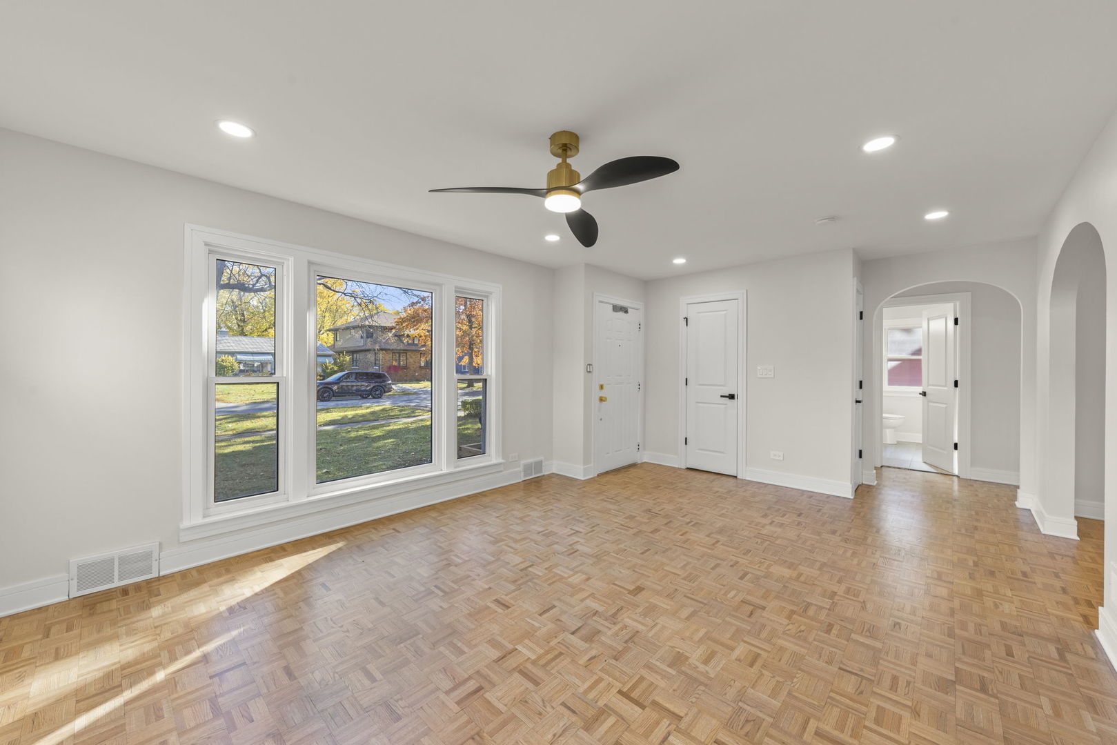18330 Perth Avenue Homewood, IL 60430 - Photo 5 of 26 Gallery Image 5