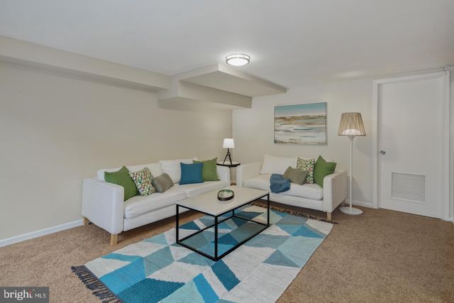 $292,500 | 2025 Arch Street, Unit A, Philadelphia, PA 19103