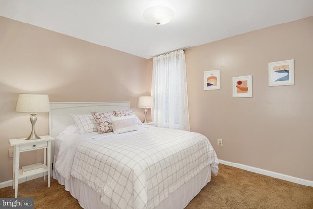 $292,500 | 2025 Arch Street, Unit A, Philadelphia, PA 19103