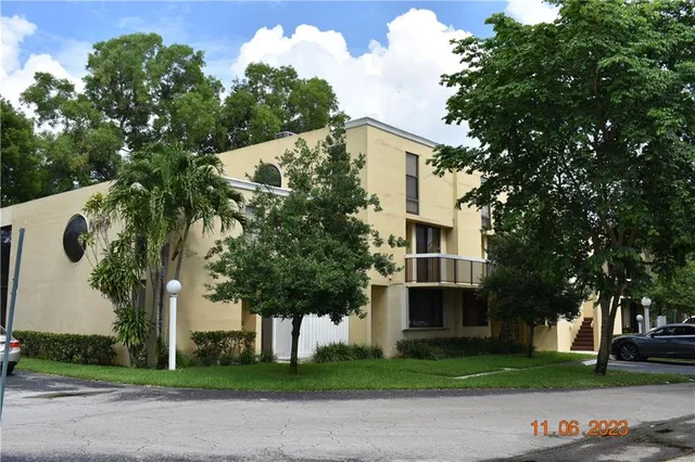 $2,500 | 2930 Southwest 87th Terrace, Unit 1810, Davie, FL 33328