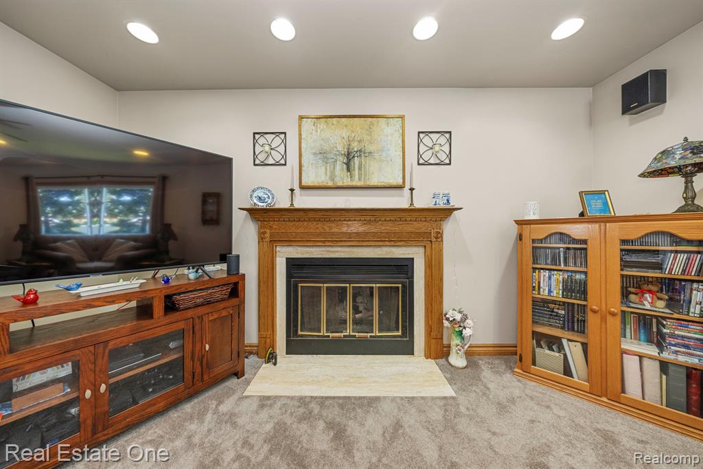 911 Ridgemont Street Commerce Township, MI 48382 - Photo 20 of 44