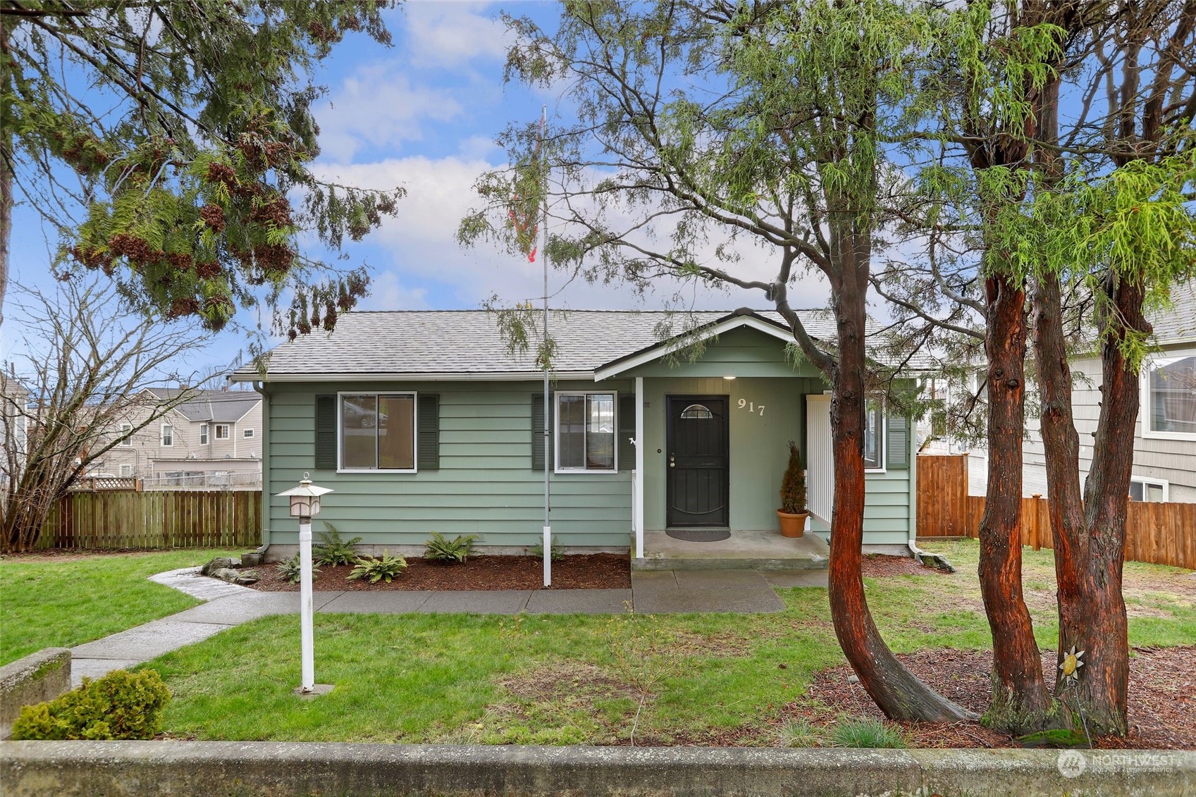 917 Maple Street Everett, WA 98201 - Photo 1 of 30 Gallery Image 1
