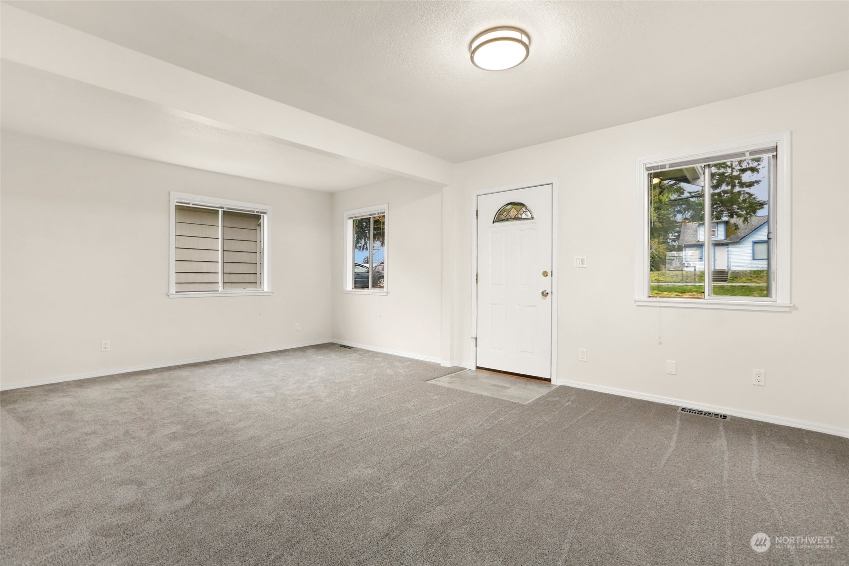 917 Maple Street Everett, WA 98201 - Photo 3 of 30 Gallery Image 3