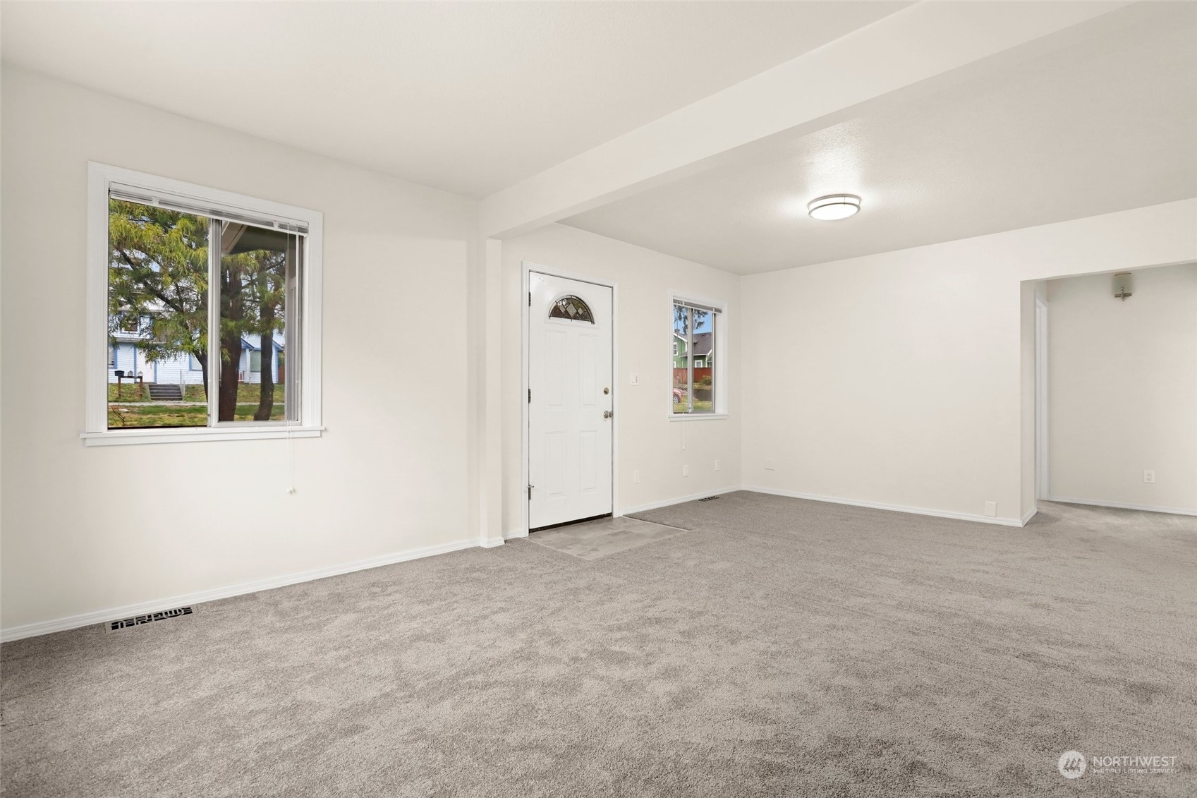 917 Maple Street Everett, WA 98201 - Photo 4 of 30 Gallery Image 4