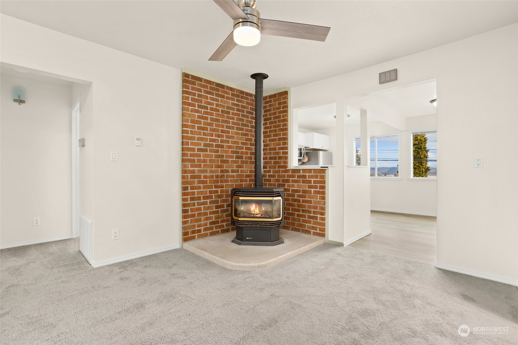 917 Maple Street Everett, WA 98201 - Photo 7 of 30 Gallery Image 7