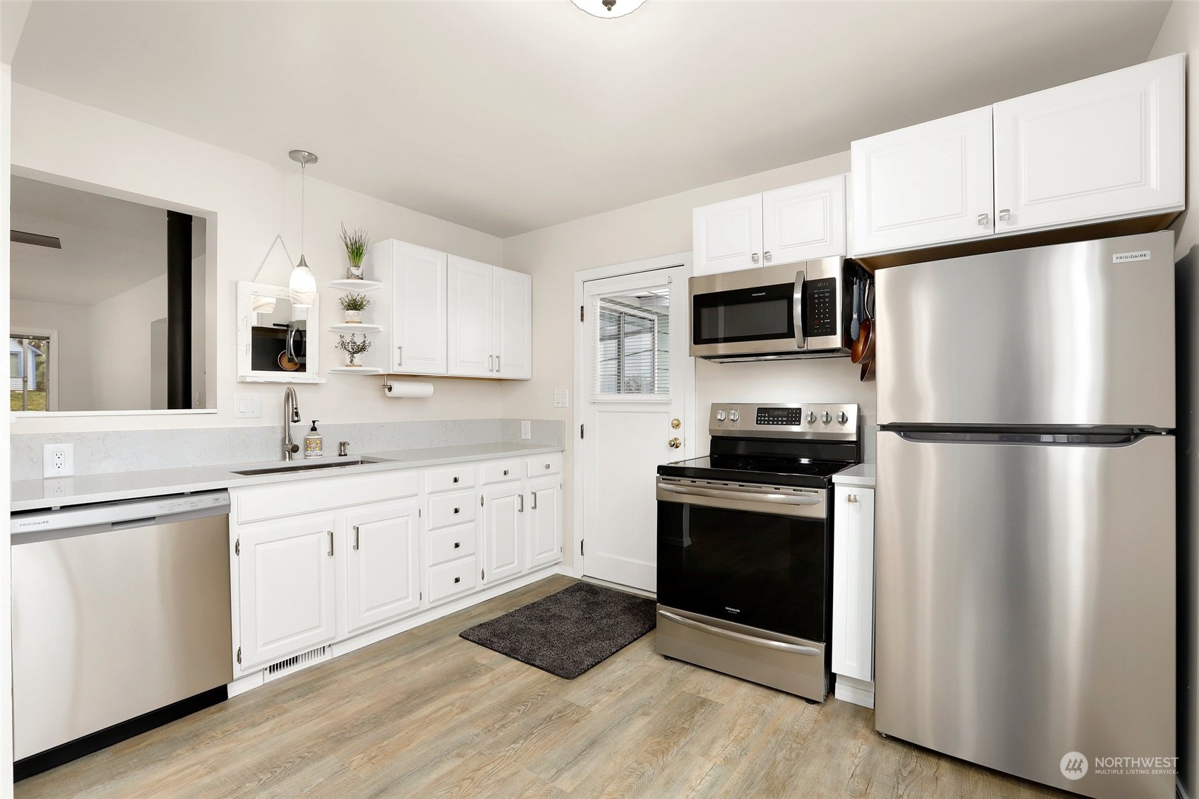 917 Maple Street Everett, WA 98201 - Photo 10 of 30 Gallery Image 10