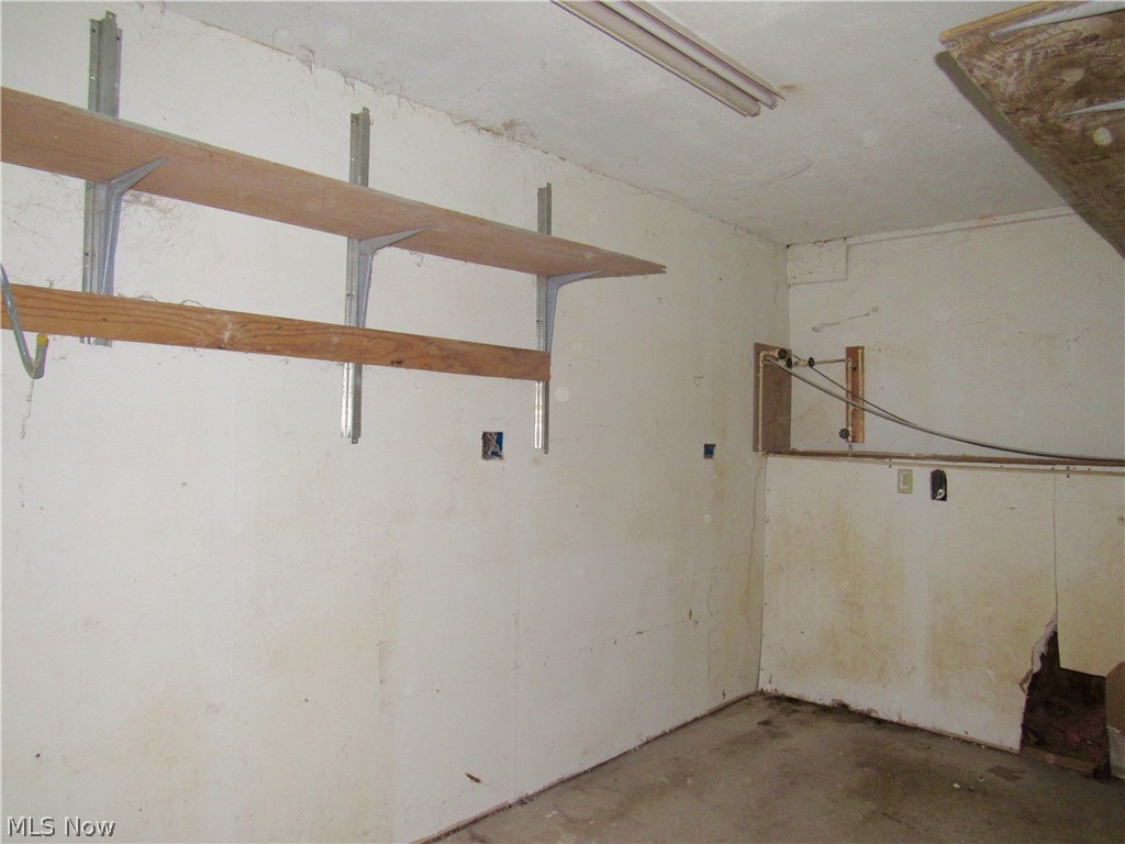 1155 Bruce Road Akron, OH 44306 - Photo 20 of 25 Extra rooms in the 3 car garage