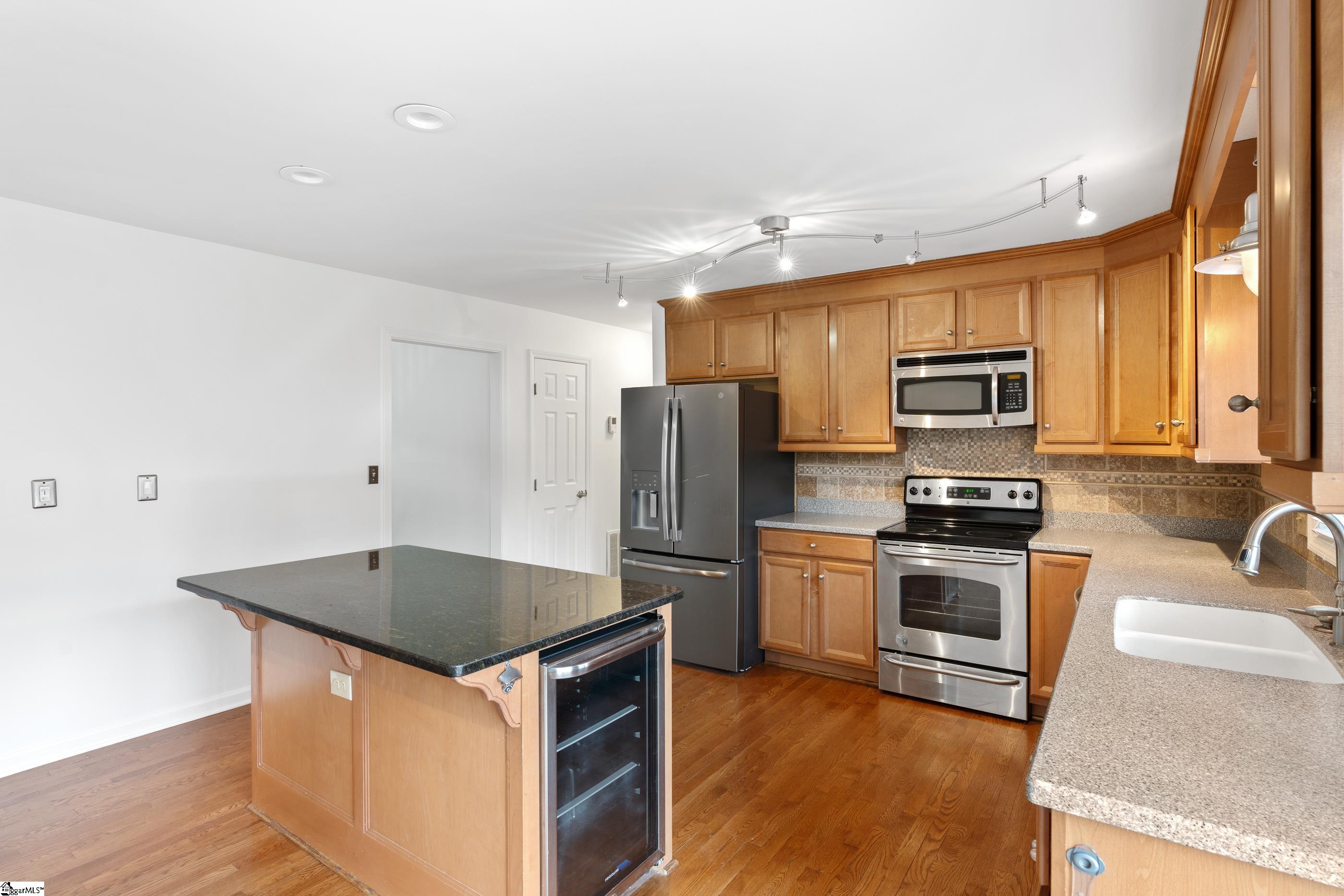 11 Meredith Lane Greenville, SC 29607 - Photo 12 of 36