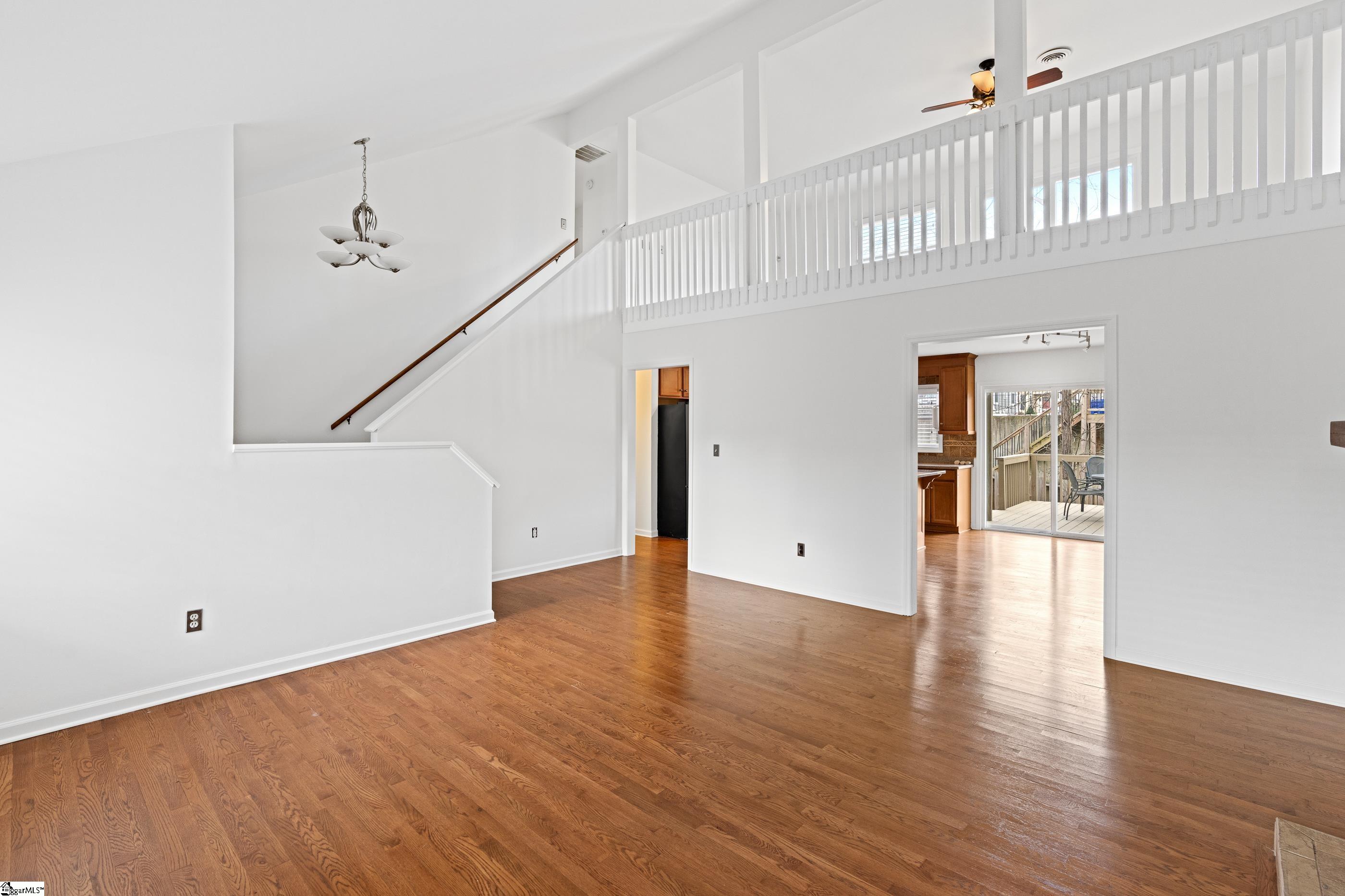 11 Meredith Lane Greenville, SC 29607 - Photo 5 of 36