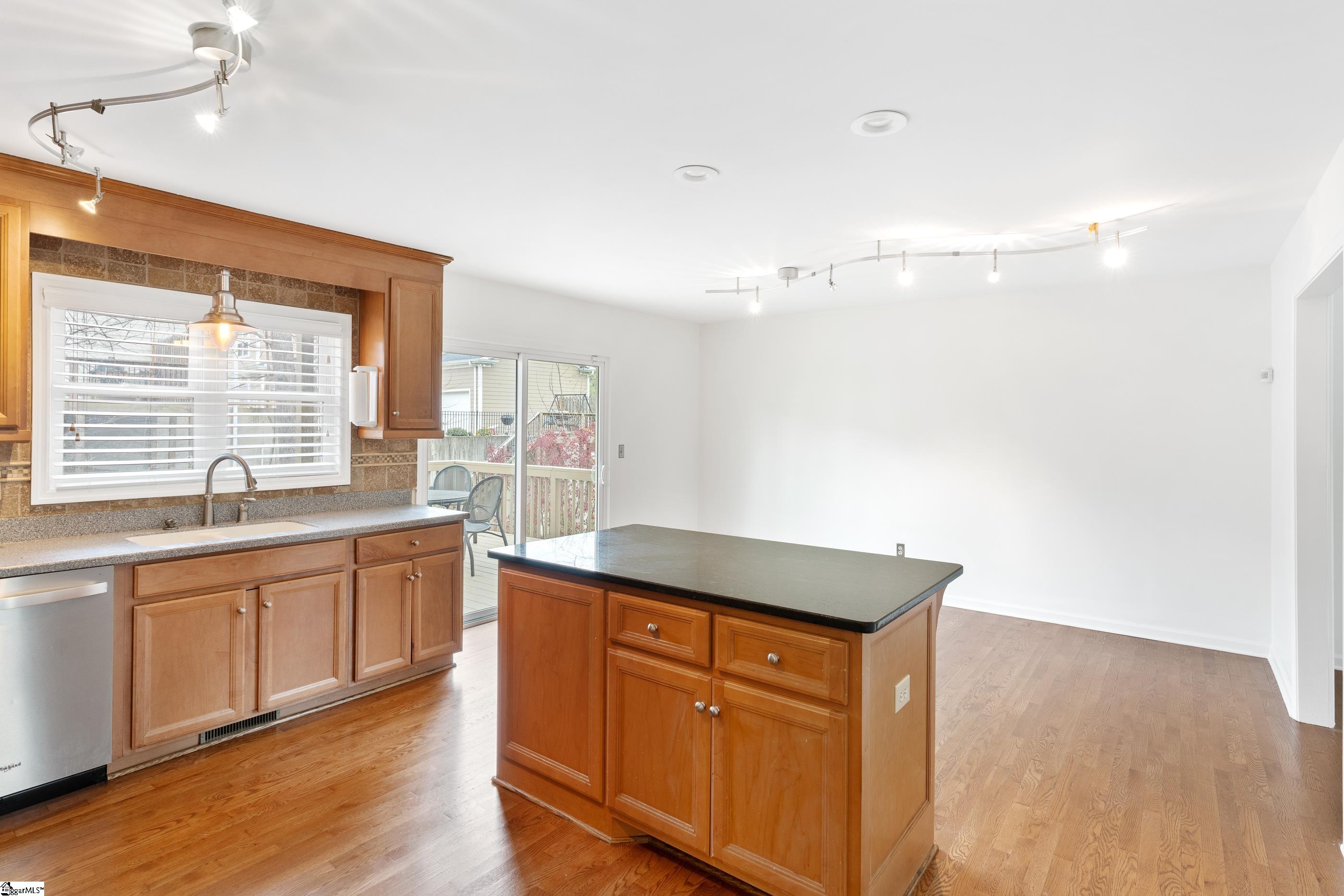 11 Meredith Lane Greenville, SC 29607 - Photo 9 of 36