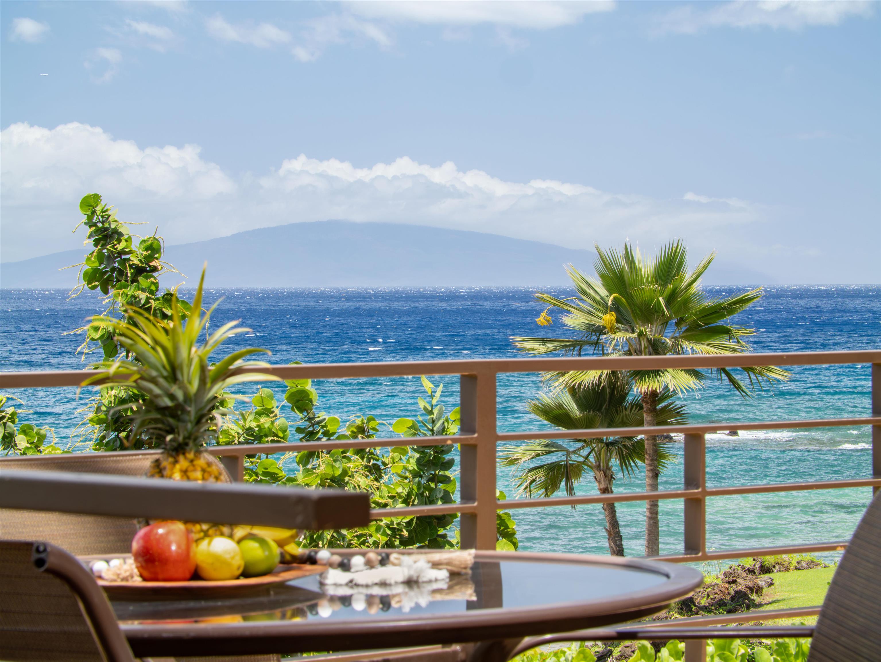4640-4650 Makena Road Kihei, HI 96753 - Photo 31 of 48 a view of balcony with furniture