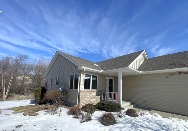 $454,900 | 1421 Blue Flag Court, Northfield, MN 55057