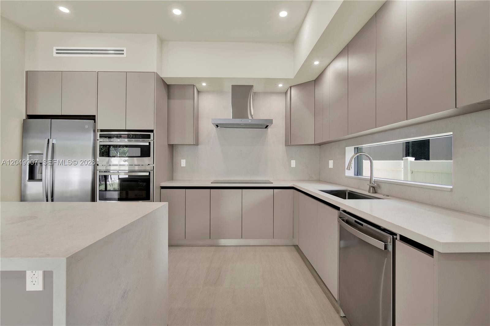 3437 Southwest 29th Street, Unit 3437 Miami, FL 33133 - Photo 12 of 46