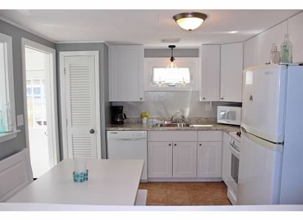 9 Laurel Road Dennis, MA 02639 - Photo 4 of 22 Gallery Image 4