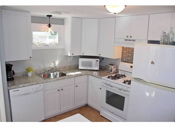 9 Laurel Road Dennis, MA 02639 - Photo 5 of 22 Gallery Image 5