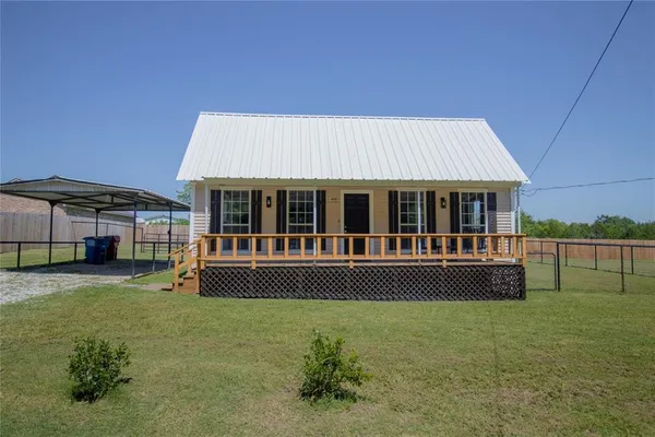 $1,600 | 605 Orange Avenue, Farmersville, TX 75442