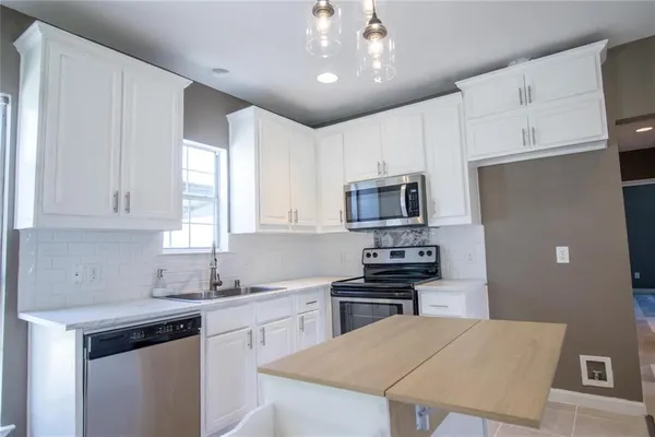 $1,600 | 605 Orange Avenue, Farmersville, TX 75442