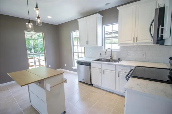 $1,600 | 605 Orange Avenue, Farmersville, TX 75442