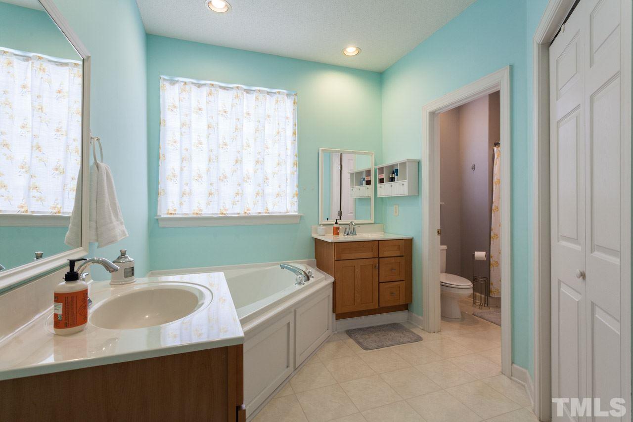 1013 Transom Court Raleigh, NC 27603 - Photo 13 of 25 Gallery Image 13