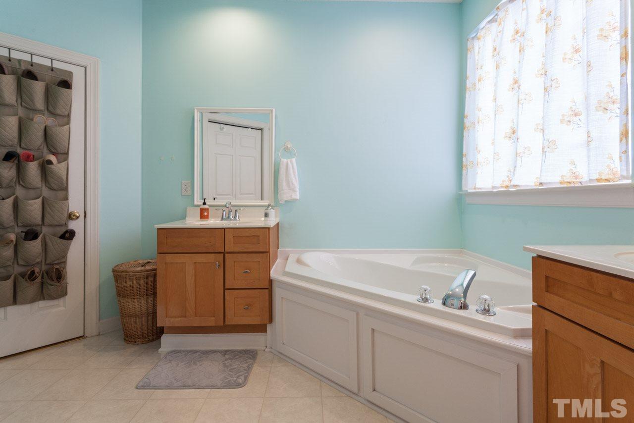 1013 Transom Court Raleigh, NC 27603 - Photo 14 of 25 Gallery Image 14