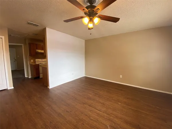 $875 | 1419 Kilpatrick Court, Unit C, Cleburne, TX 76033