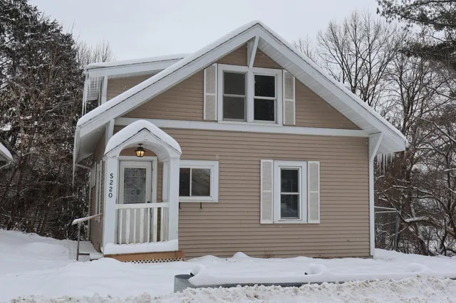 $184,900 | S220 Glade Avenue, Spring Valley, WI 54767