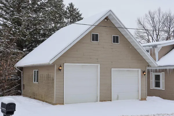 $184,900 | S220 Glade Avenue, Spring Valley, WI 54767