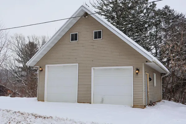 $184,900 | S220 Glade Avenue, Spring Valley, WI 54767