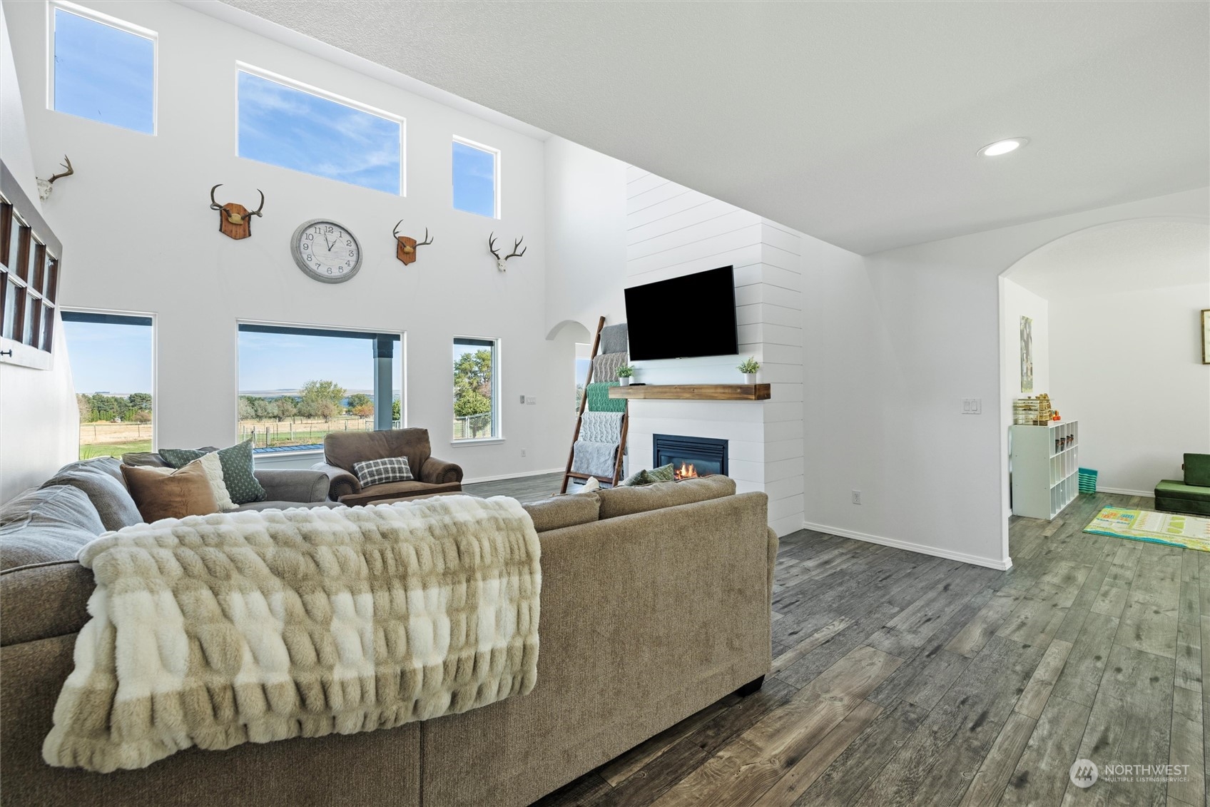 244924 East Hover Road Kennewick, WA 99337 - Photo 4 of 40 Gallery Image 4
