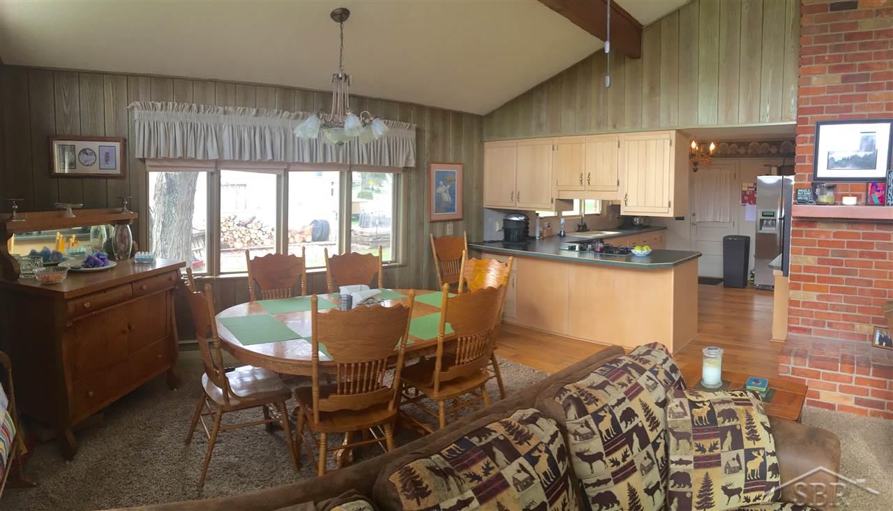 3830 North River Road Freeland, MI 48623 - Photo 6 of 12 31288877-5.JPG