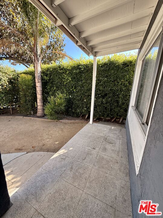 3659 6th Avenue, Unit 3661 1/2 Los Angeles, CA 90018 - Photo 20 of 23 a view of backyard with green space