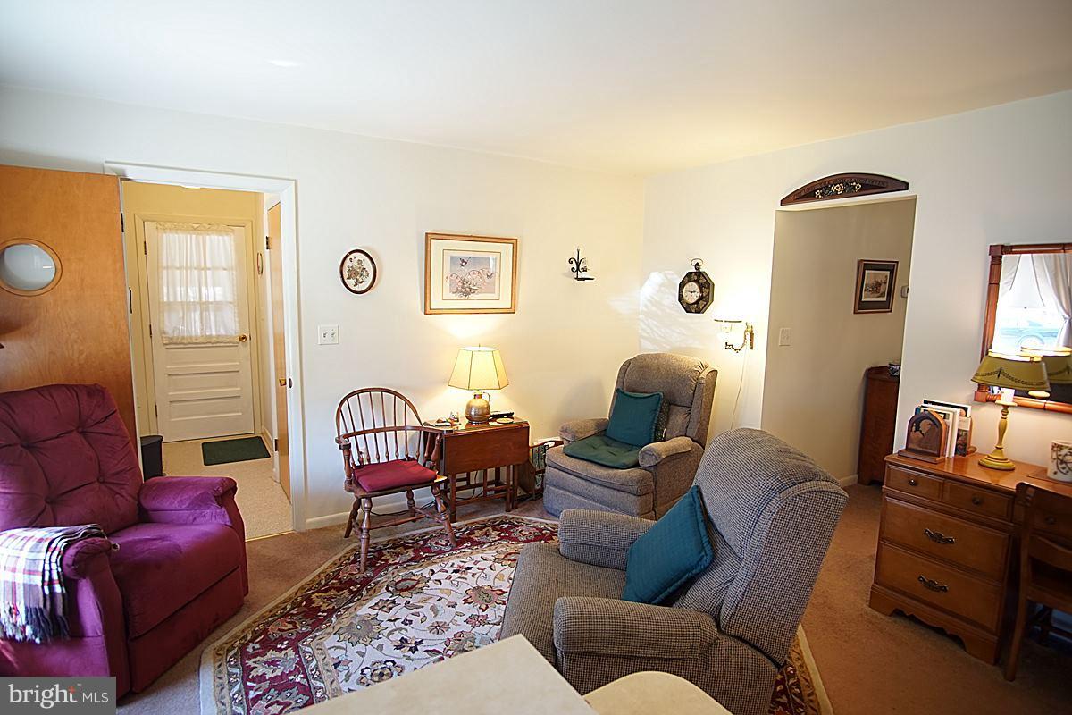 22930 Shiloh Church Road Boyds, MD 20841 - Photo 6 of 27 Family Room