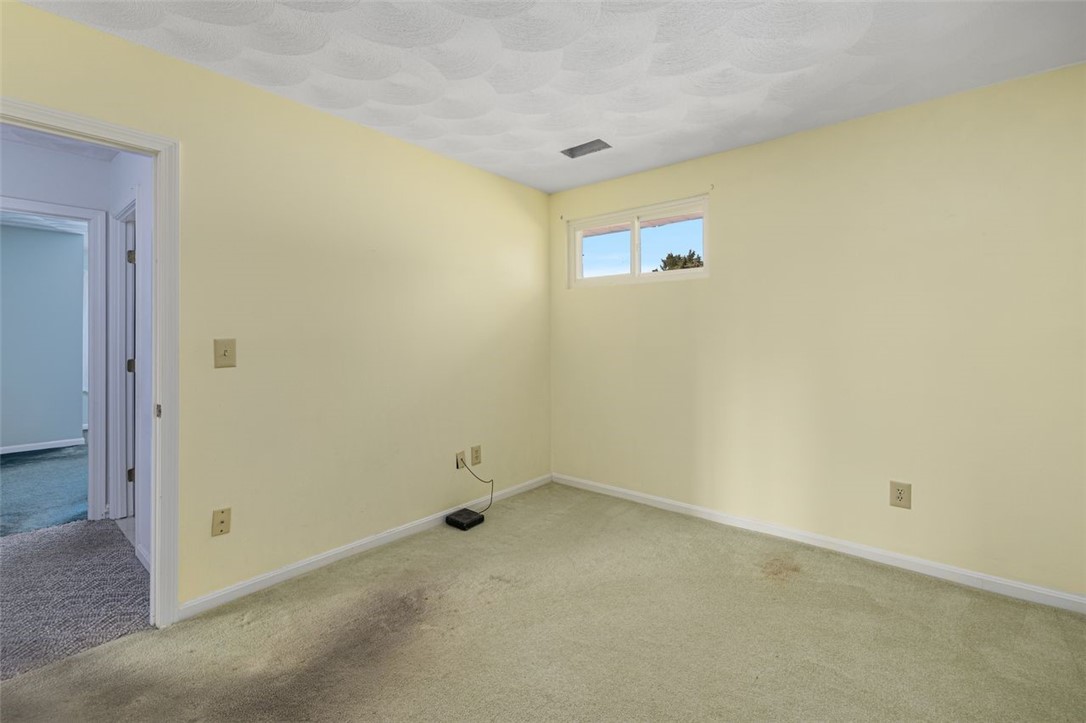 124 Edaville Court Warwick, RI 02886 - Photo 20 of 50
