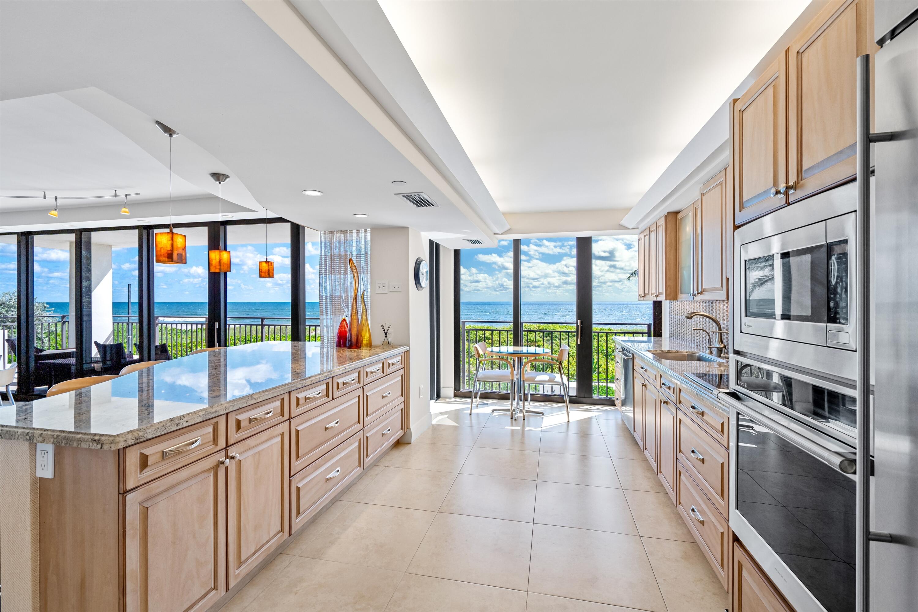 1800 South Ocean Boulevard, Unit 2A Boca Raton, FL 33432 - Photo 11 of 40 OCEANVIEW KITCHEN