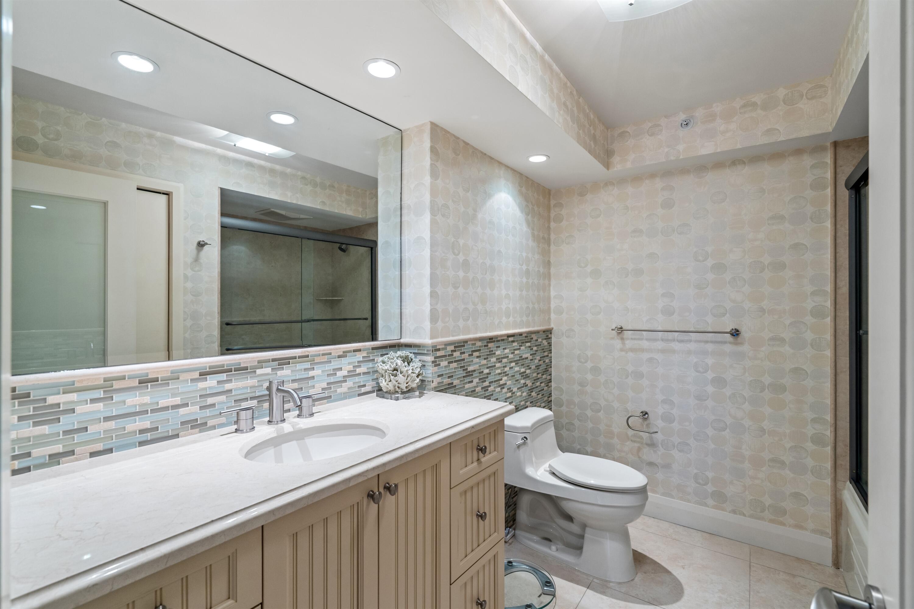 1800 South Ocean Boulevard, Unit 2A Boca Raton, FL 33432 - Photo 24 of 40 BATH 2