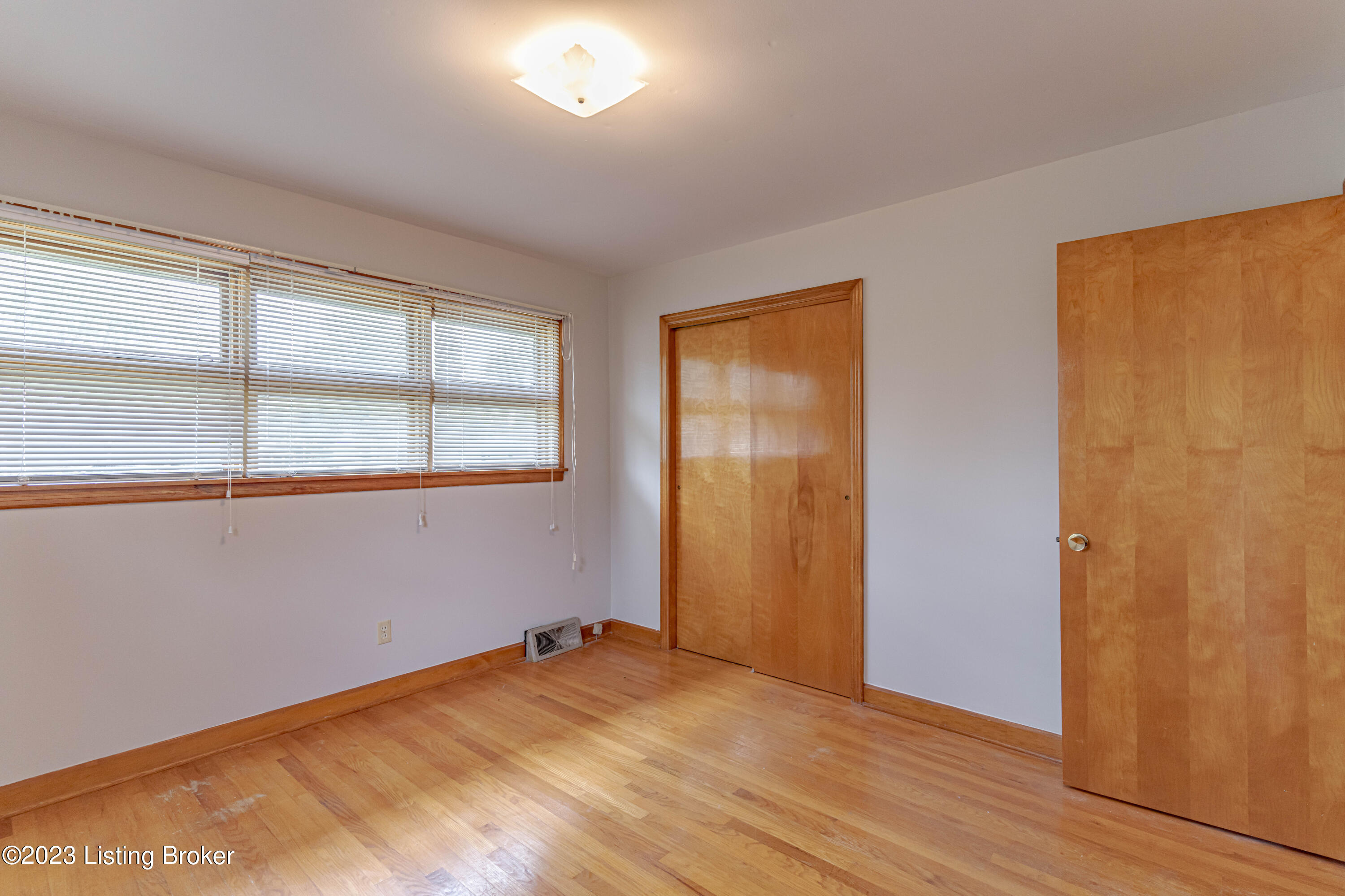 5801 Maryman Road Louisville, KY 40258 - Photo 31 of 71 DSC03879