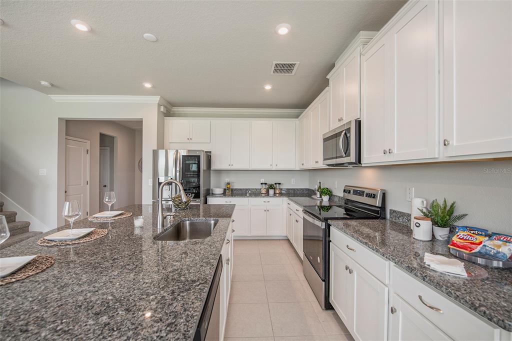 2326 Village Amble Loop Lutz, FL 33558 - Photo 10 of 53