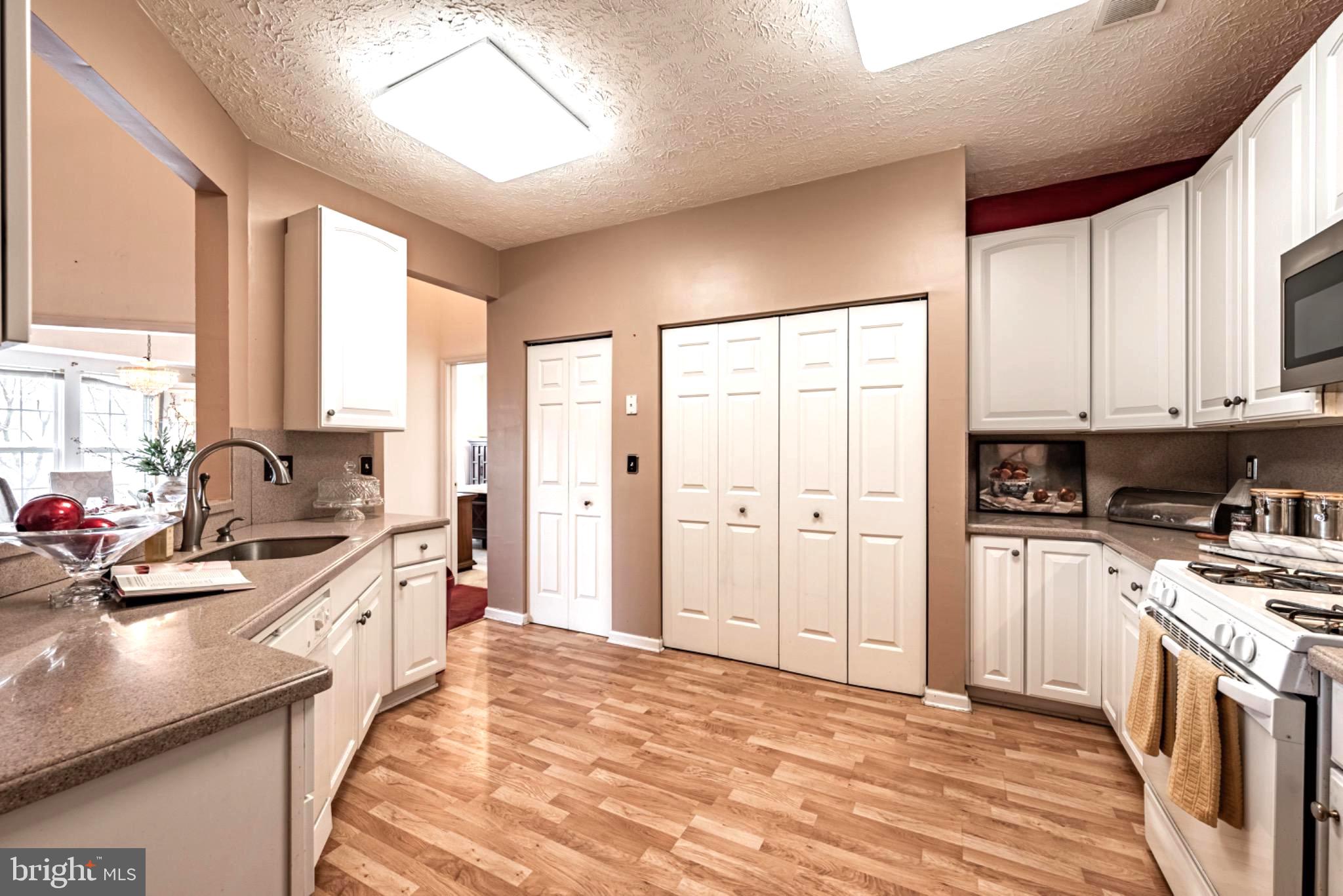 5032 Brightleaf Court, Unit 5032 Rosedale, MD 21237 - Photo 12 of 18 Bright and inviting kitchen space.