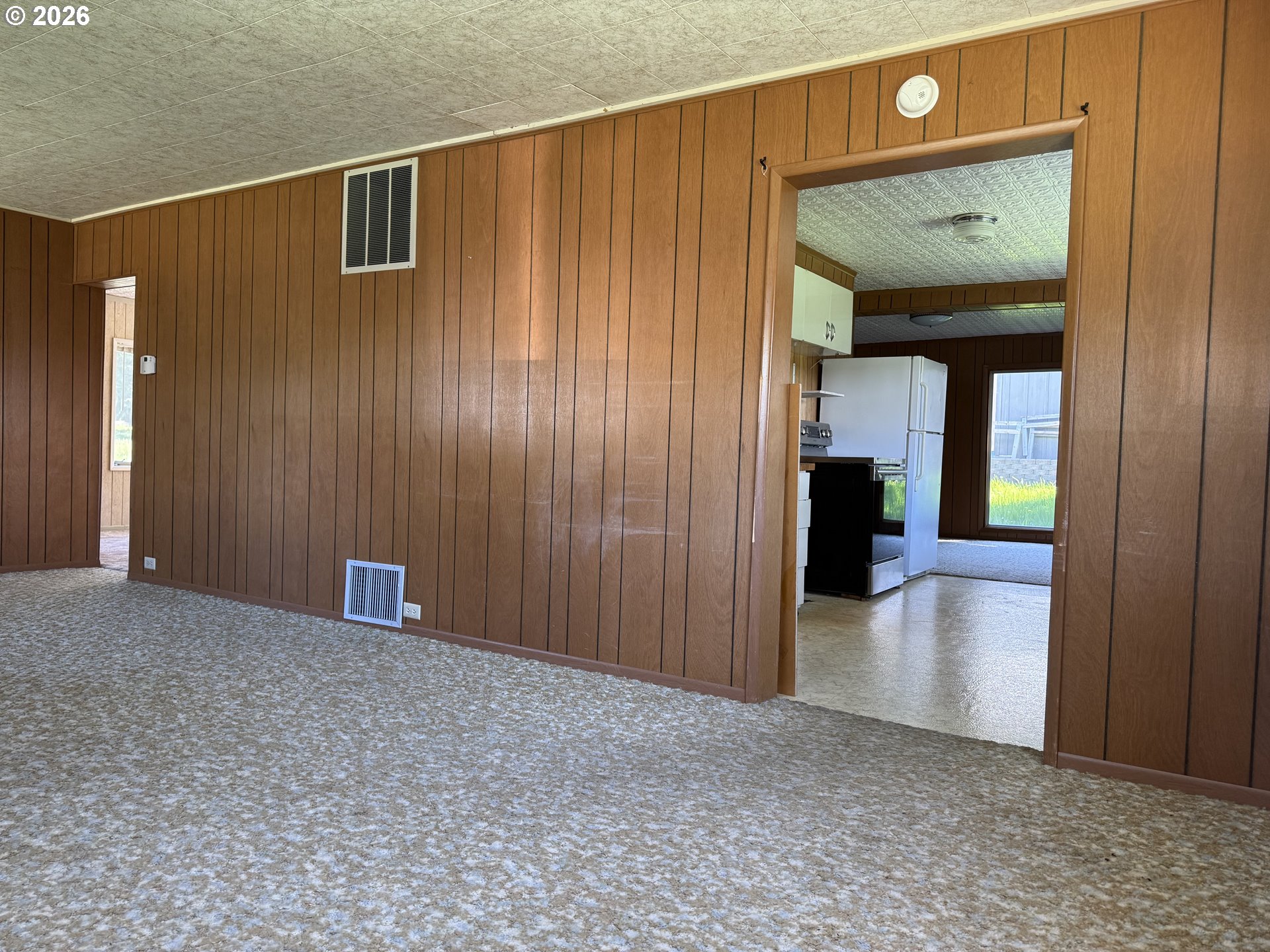 320 Bonanza Street Sumpter, OR 97877 - Photo 17 of 34 Kitchen/Family Room