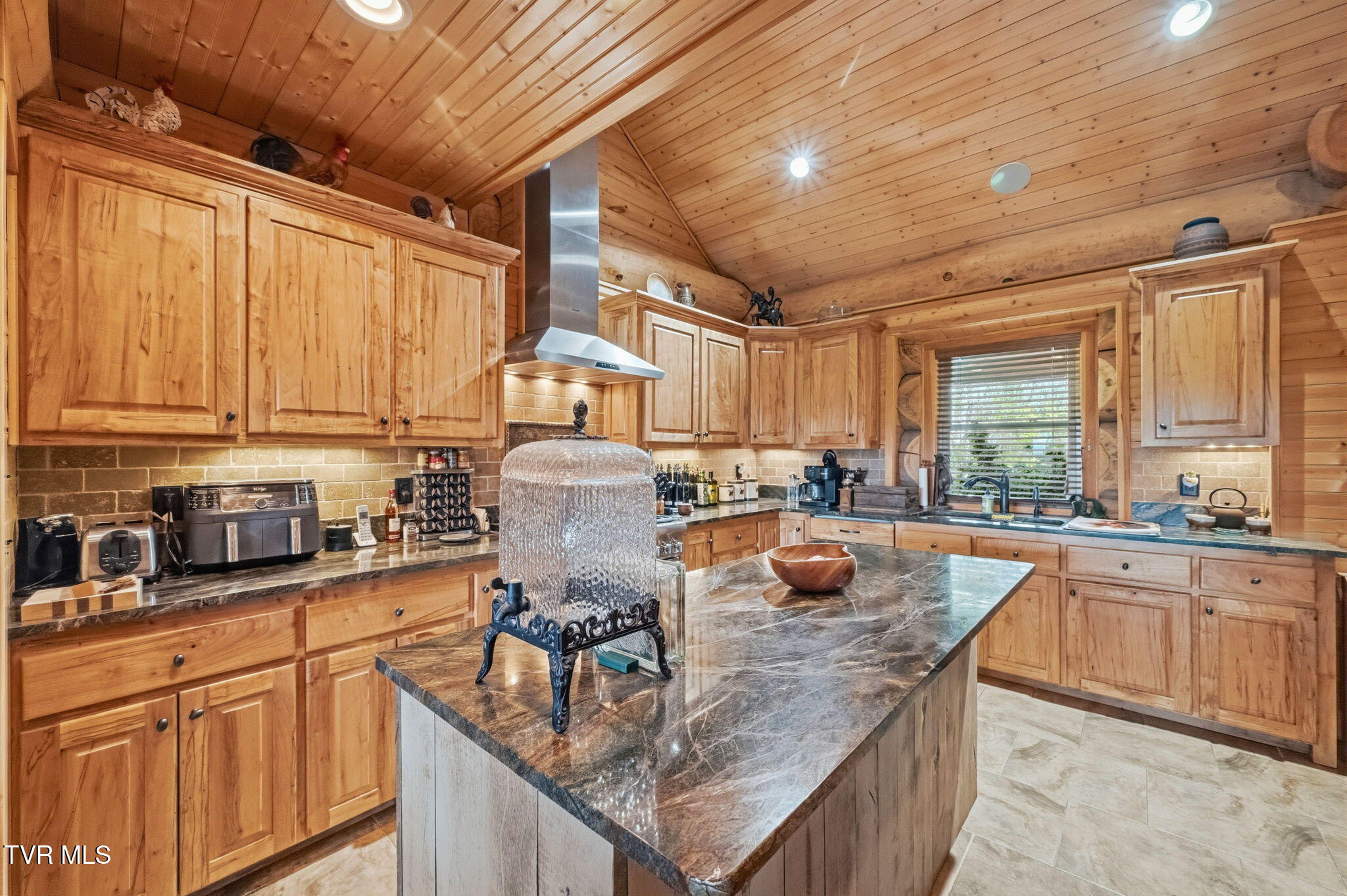2835 Cross Mountain Road Shady Valley, TN 37688 - Photo 16 of 104 068